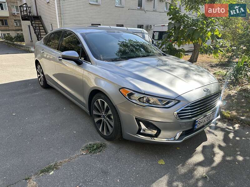 Седан Ford Fusion 2020 в 