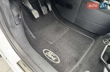 Хэтчбек Ford Fusion 2012 в 
