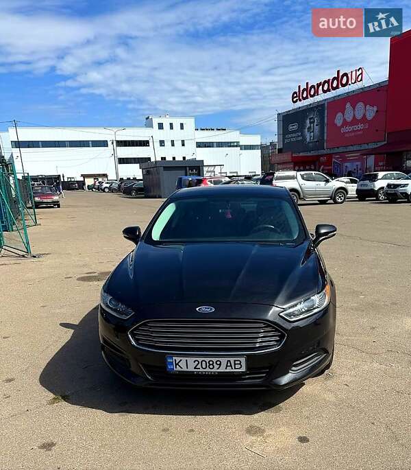 Седан Ford Fusion 2015 в 
