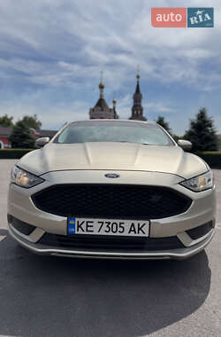 Седан Ford Fusion 2016 в Кам'янському