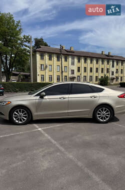 Седан Ford Fusion 2016 в 
