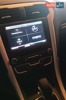 Седан Ford Fusion 2015 в 