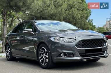 Седан Ford Fusion 2015 в 