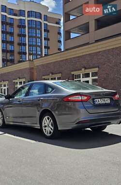 Седан Ford Fusion 2014 в 