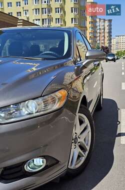 Седан Ford Fusion 2014 в 