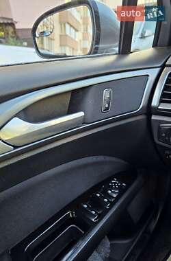 Седан Ford Fusion 2014 в 