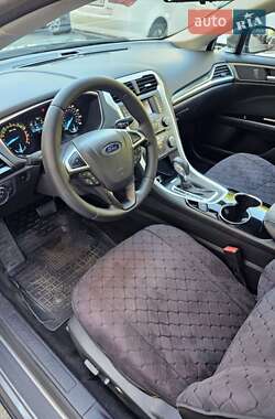 Седан Ford Fusion 2014 в 