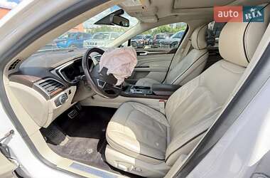 Седан Ford Fusion 2017 в 
