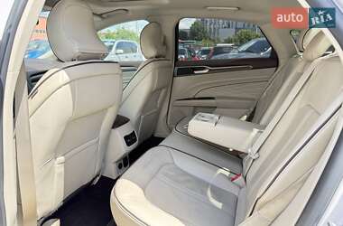 Седан Ford Fusion 2017 в 