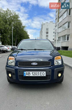 Хэтчбек Ford Fusion 2010 в 