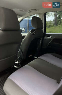 Хэтчбек Ford Fusion 2010 в 