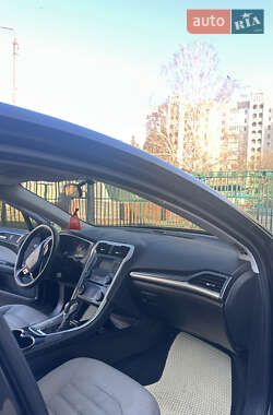 Седан Ford Fusion 2014 в 