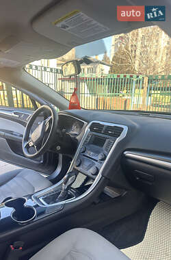 Седан Ford Fusion 2014 в 