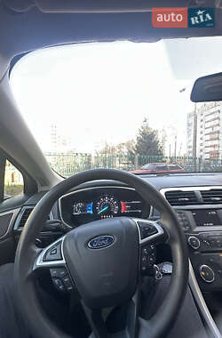Седан Ford Fusion 2014 в 