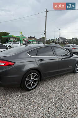 Седан Ford Fusion 2017 в 