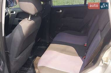 Хэтчбек Ford Fusion 2011 в 