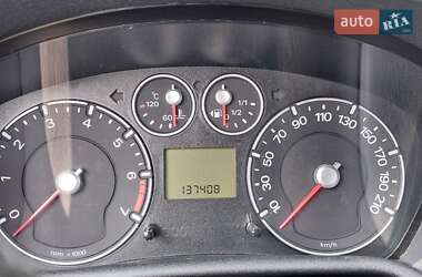 Хэтчбек Ford Fusion 2011 в 