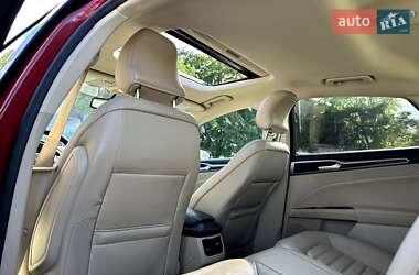 Седан Ford Fusion 2016 в 