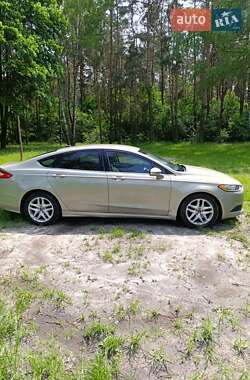 Седан Ford Fusion 2014 в 