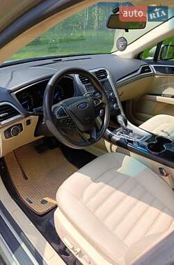 Седан Ford Fusion 2014 в 