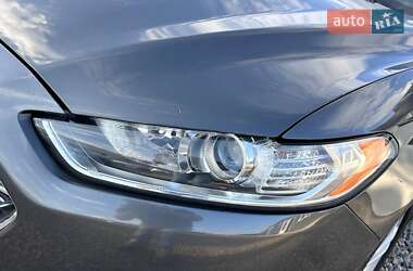 Седан Ford Fusion 2015 в 
