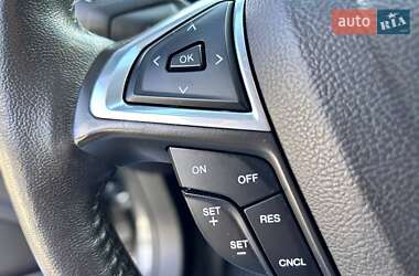 Седан Ford Fusion 2015 в 