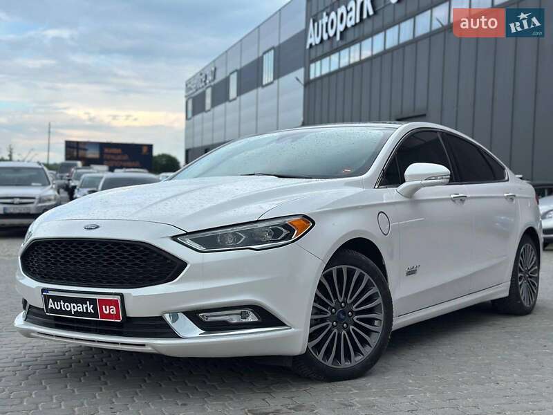 Седан Ford Fusion 2017 в 