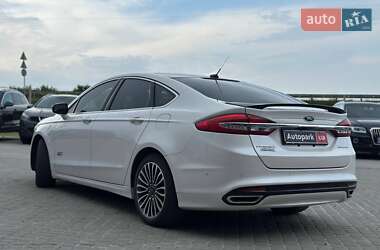 Седан Ford Fusion 2017 в 
