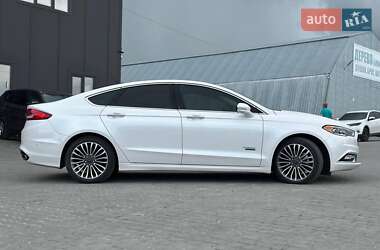 Седан Ford Fusion 2017 в 