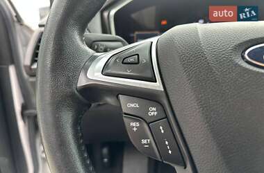 Седан Ford Fusion 2017 в 