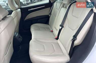 Седан Ford Fusion 2017 в 