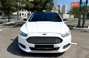 Седан Ford Fusion 2013 в 