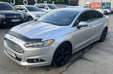 Седан Ford Fusion 2016 в 