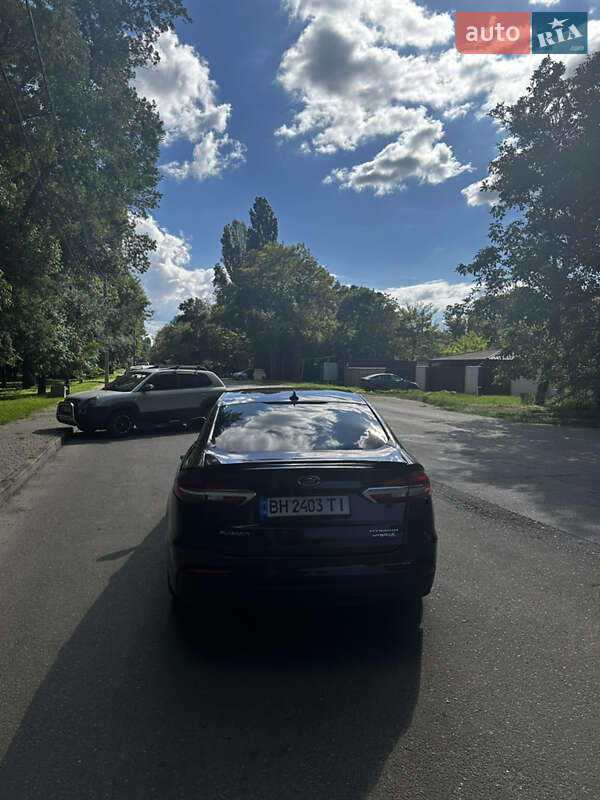 Седан Ford Fusion 2019 в Одесі