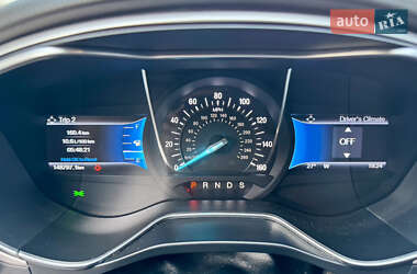 Седан Ford Fusion 2016 в 