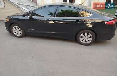 Седан Ford Fusion 2018 в 