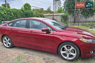 Седан Ford Fusion 2015 в 