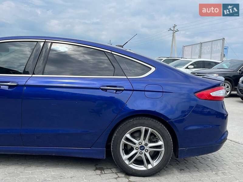Седан Ford Fusion 2015 в Львове