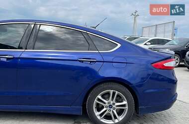 Седан Ford Fusion 2015 в 