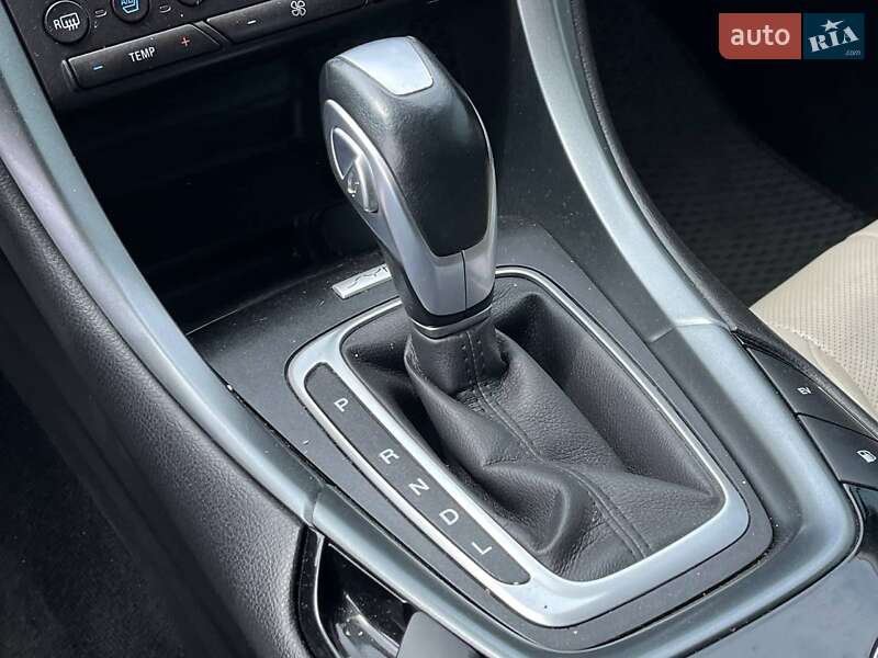 Седан Ford Fusion 2015 в Львове