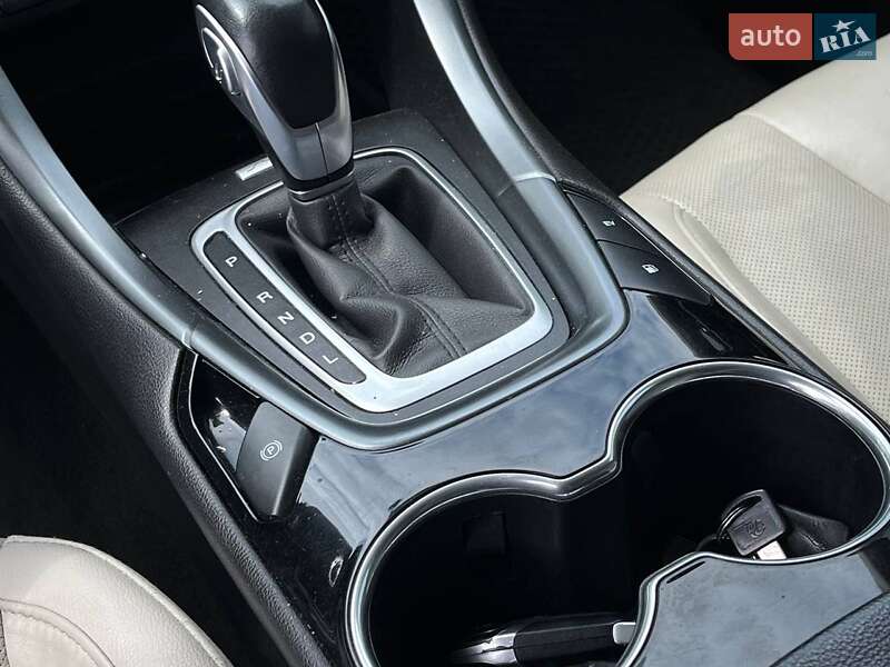 Седан Ford Fusion 2015 в Львове
