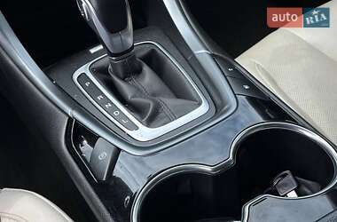 Седан Ford Fusion 2015 в 