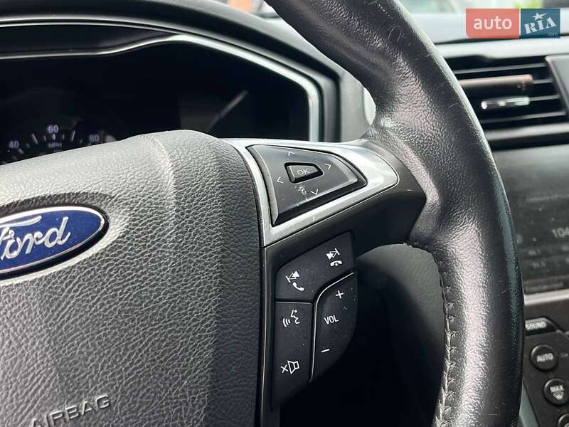 Седан Ford Fusion 2015 в Львове