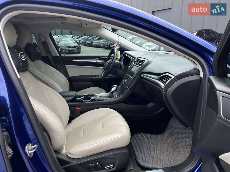 Седан Ford Fusion 2015 в Львове