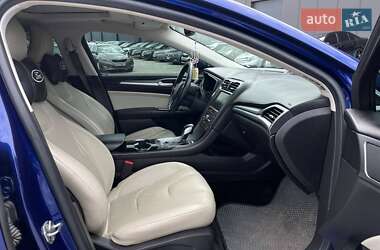 Седан Ford Fusion 2015 в 