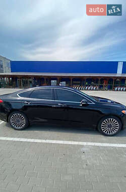Седан Ford Fusion 2017 в 