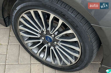 Седан Ford Fusion 2016 в 