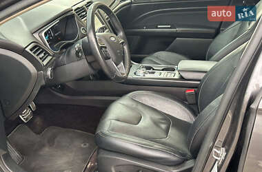 Седан Ford Fusion 2016 в 