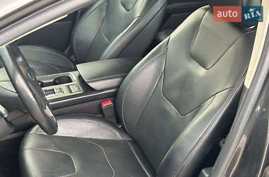 Седан Ford Fusion 2016 в 