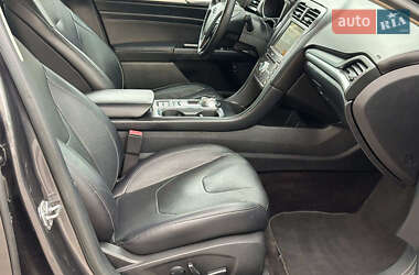 Седан Ford Fusion 2016 в 